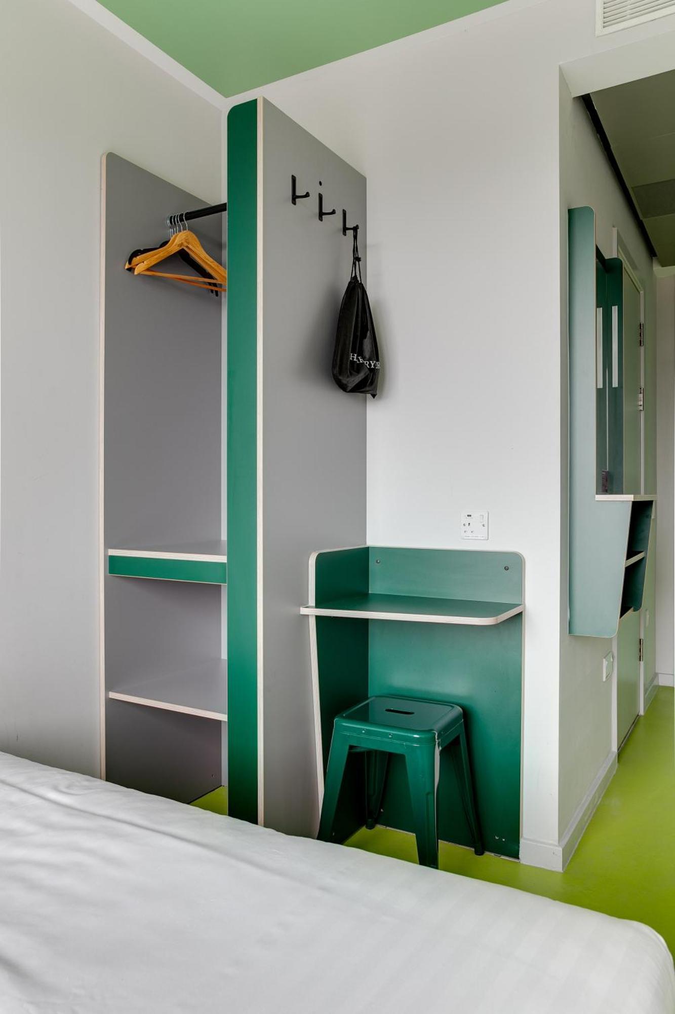 Hostal Clink I Lar